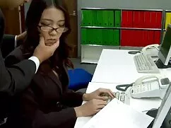 Ragazza fatti in cas ...